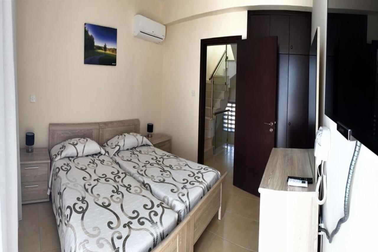 New Day Apartments Paphos Extérieur photo