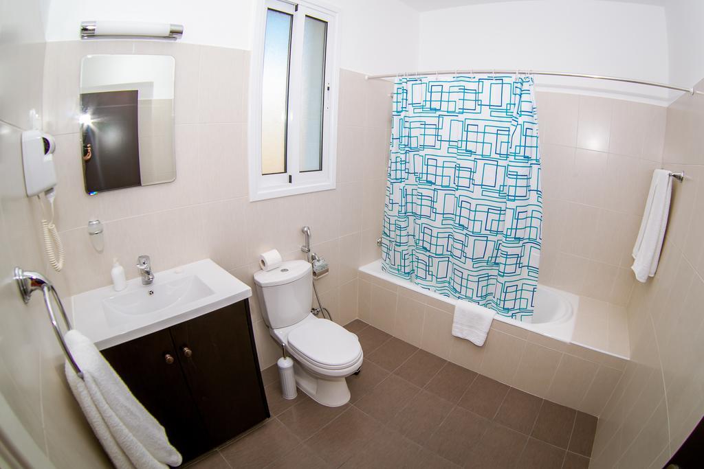 New Day Apartments Paphos Extérieur photo