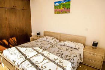 New Day Apartments Paphos Extérieur photo