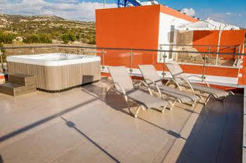 New Day Apartments Paphos Extérieur photo