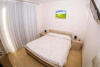 New Day Apartments Paphos Extérieur photo